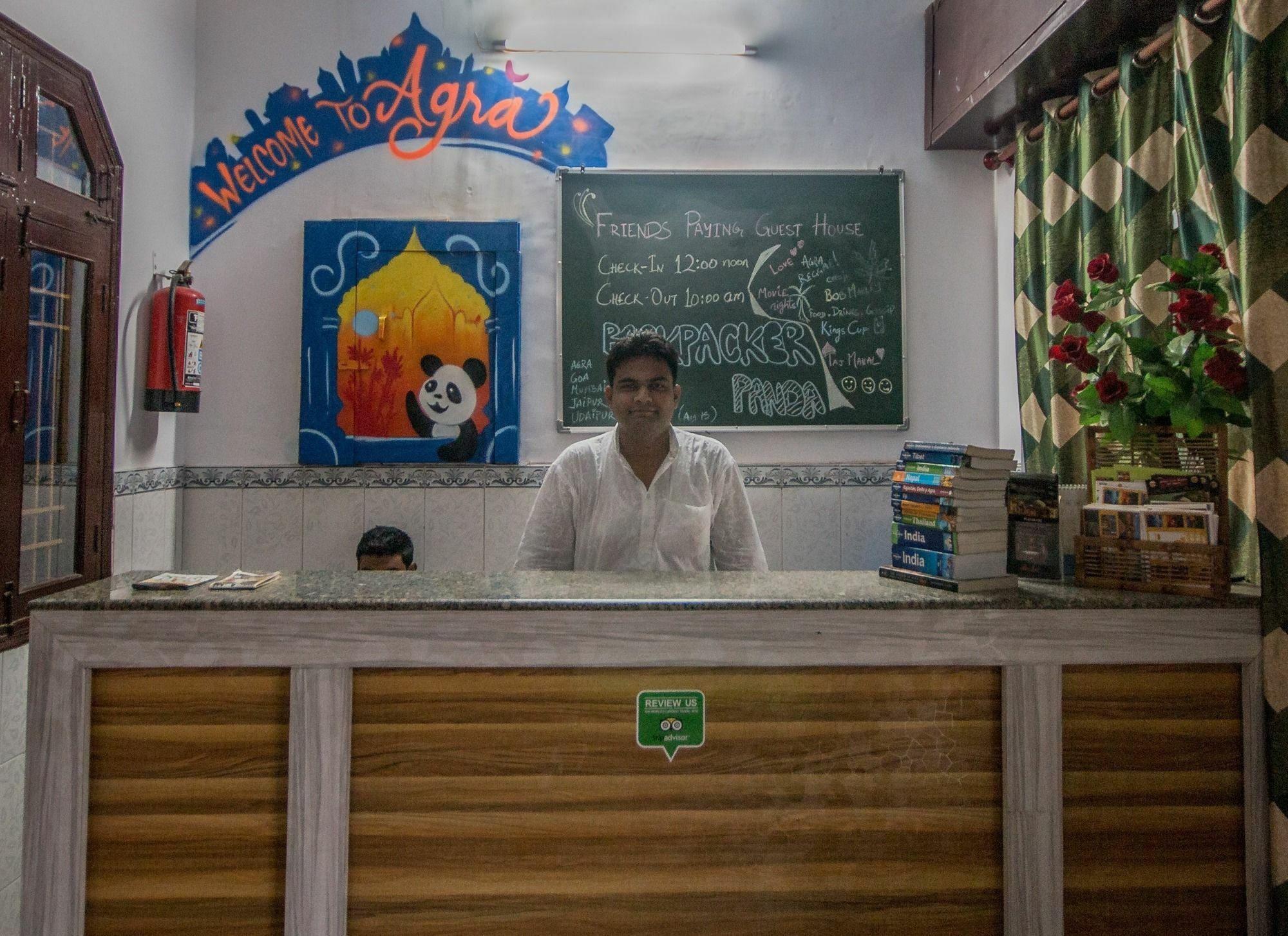 Backpacker Panda Friends - Agra Hostel Агра Екстериор снимка